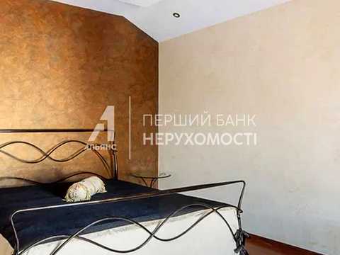 будинок за адресою Федорова Художника