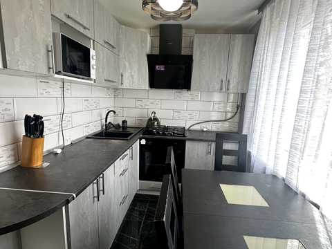 квартира за адресою Максима Чиженка пров. (Матросова), 72