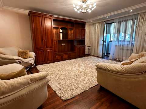 квартира за адресою Верховної Ради бульв., 21-А