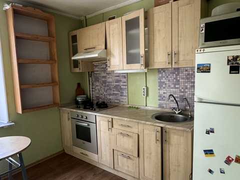 квартира за адресою Автозаводська вул., 7
