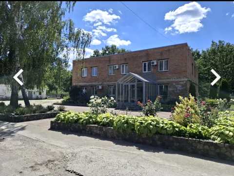 комерційна за адресою Центральна, 2