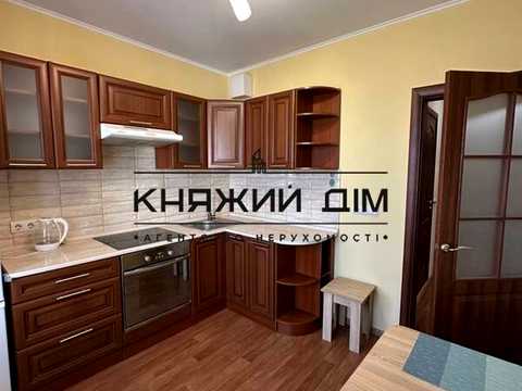 квартира за адресою Софії Русової вул., 5-Б