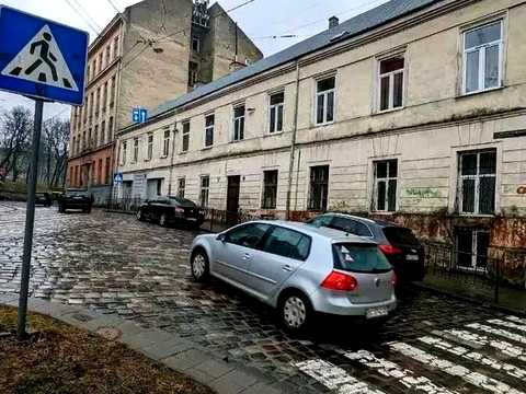 квартира за адресою Короля Данила пл., 4