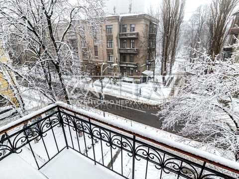 комерційна за адресою Шовковична вул., 7-А