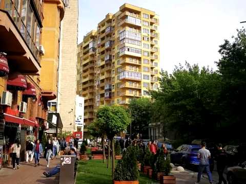 комерційна за адресою Євгена Коновальця вул. (Щорса), 36-Е