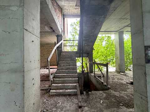 коммерческая по адресу Жовтнева, 1