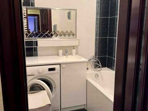 квартира за адресою Коновальця вул., 5