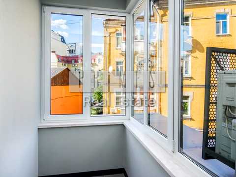 комерційна за адресою Саксаганського вул., 37-К
