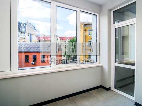 комерційна за адресою Саксаганського вул., 37-К