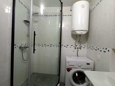 квартира за адресою Анни Ахматової вул., 8