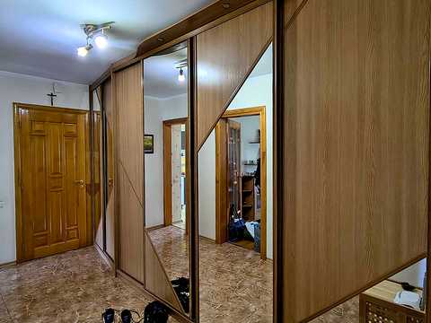 квартира за адресою Гната Хоткевича вул., 12