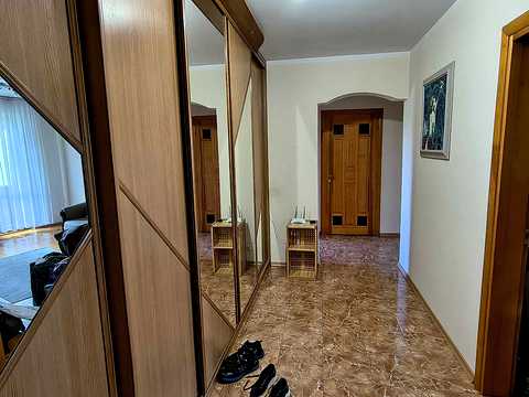 квартира за адресою Гната Хоткевича вул., 12