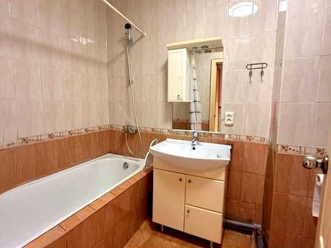 квартира за адресою Академіка Корольова вул., 65