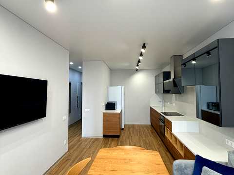 квартира за адресою Салютна вул., 2к23