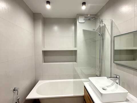 квартира за адресою Салютна вул., 2к23