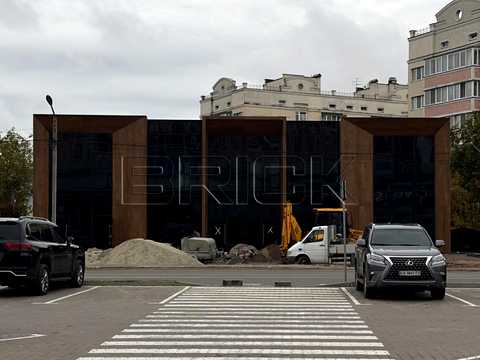 коммерческая по адресу Балукова ул., 1
