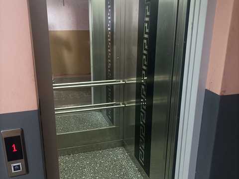 квартира за адресою Гната Хоткевича вул., 12