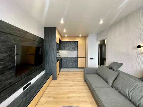 квартира за адресою Салютна вул., 2к8