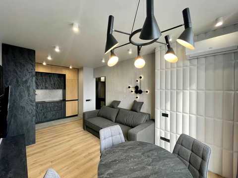 квартира за адресою Салютна вул., 2к8