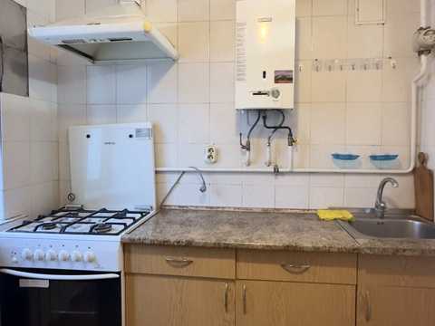 квартира за адресою Кам'янецька вул., 13