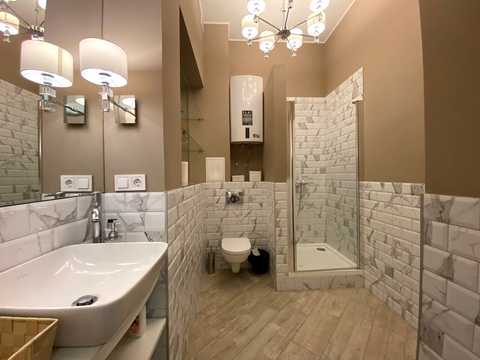 комерційна за адресою Антоновича вул. (Горького), 48