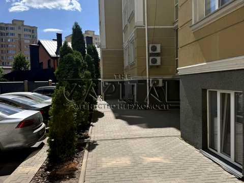 комерційна за адресою Миру вул., 9