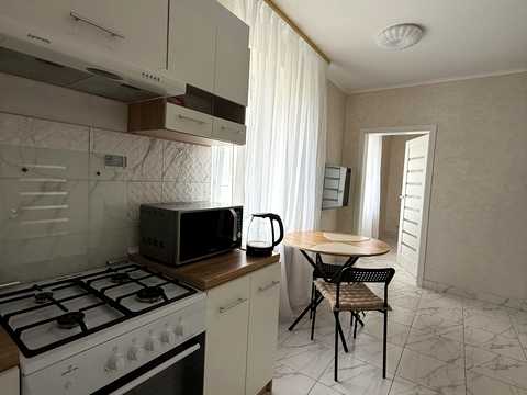 квартира за адресою Владики Софрона Мудрого вул., (Будинок)