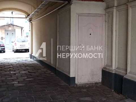 комерційна за адресою Ланжеронівська вул., 19