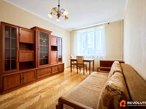 квартира за адресою Новодарницька вул., 13