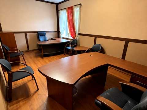 комерційна за адресою Турівська вул., 29