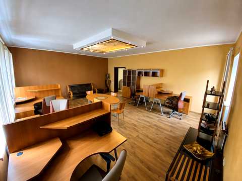комерційна за адресою Турівська вул., 29