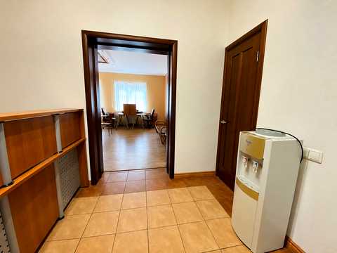 комерційна за адресою Турівська вул., 29