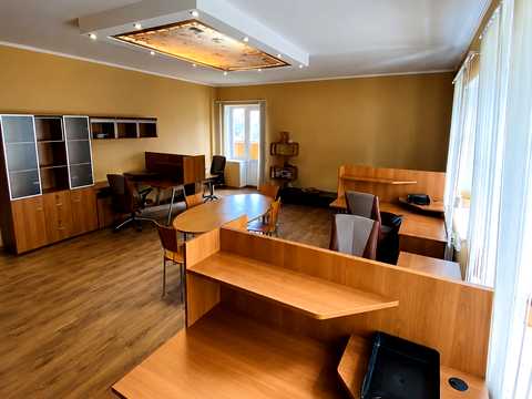 комерційна за адресою Турівська вул., 29