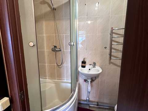 квартира за адресою Вишнева вул., 5