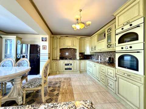 квартира за адресою Карла Мікльоша вул., 3