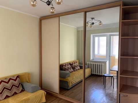квартира за адресою Героїв полку "Азов" вул. (Маршала Малиновського), 32-Б
