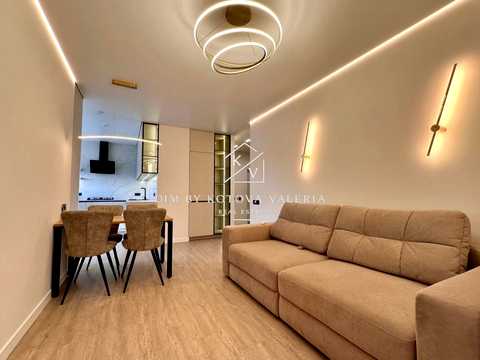 квартира за адресою Співдружності вул., 8
