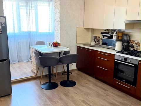 квартира за адресою Квартальна вул., 4а