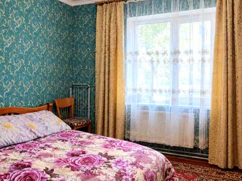будинок за адресою Ромни, Озерна, 17