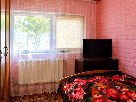 будинок за адресою Ромни, Озерна, 17