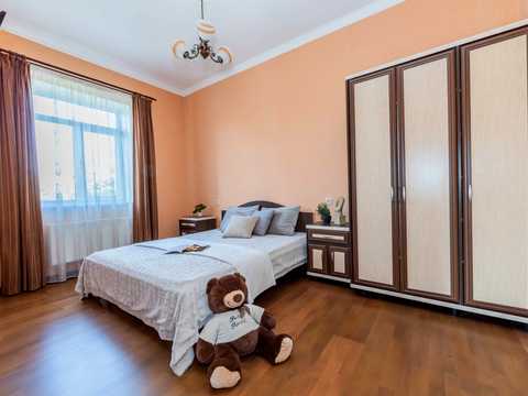 дом по адресу 6 лінія вул, 15