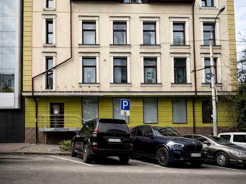 комерційна за адресою Виконкомівська вул., 12