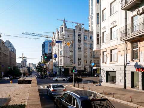 комерційна за адресою Саксаганського вул., 26/26