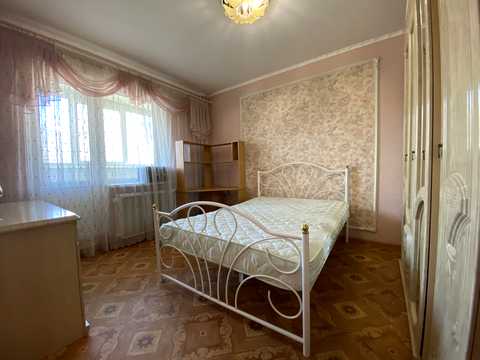 квартира за адресою Анни Ахматової вул., 43