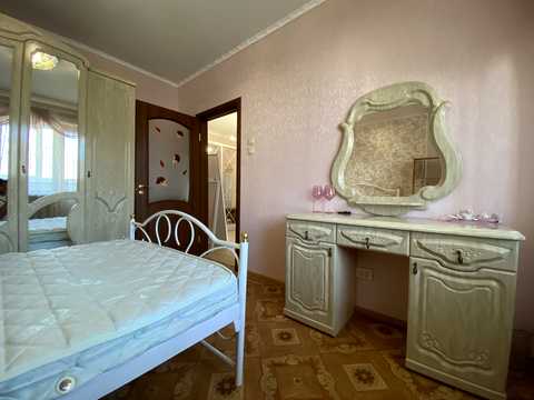 квартира за адресою Анни Ахматової вул., 43