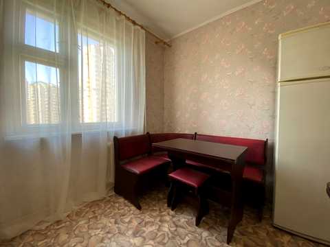 квартира за адресою Анни Ахматової вул., 43
