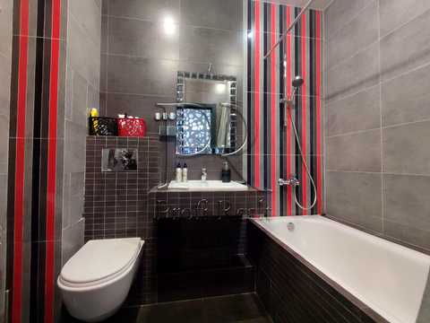 квартира за адресою Регенераторна вул., 4 к4