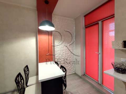 квартира за адресою Регенераторна вул., 4 к4