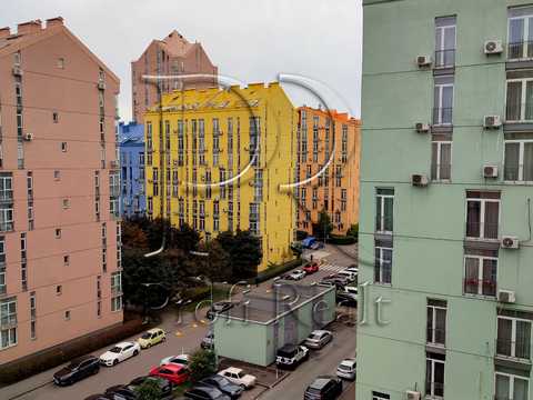 квартира за адресою Регенераторна вул., 4 к4
