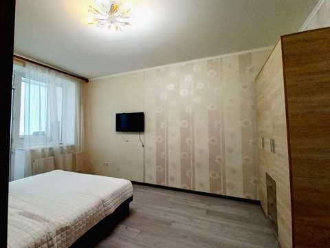 квартира за адресою Зоопаркова вул., 10